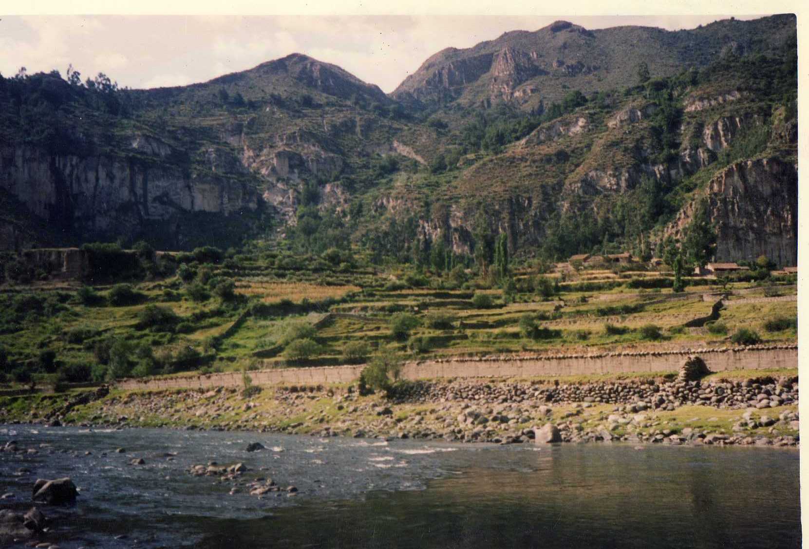 Minivolcanes de Pachapupum & Termas Medicinales - Atractivo 2 en Valle del Sondondo, Ayacucho